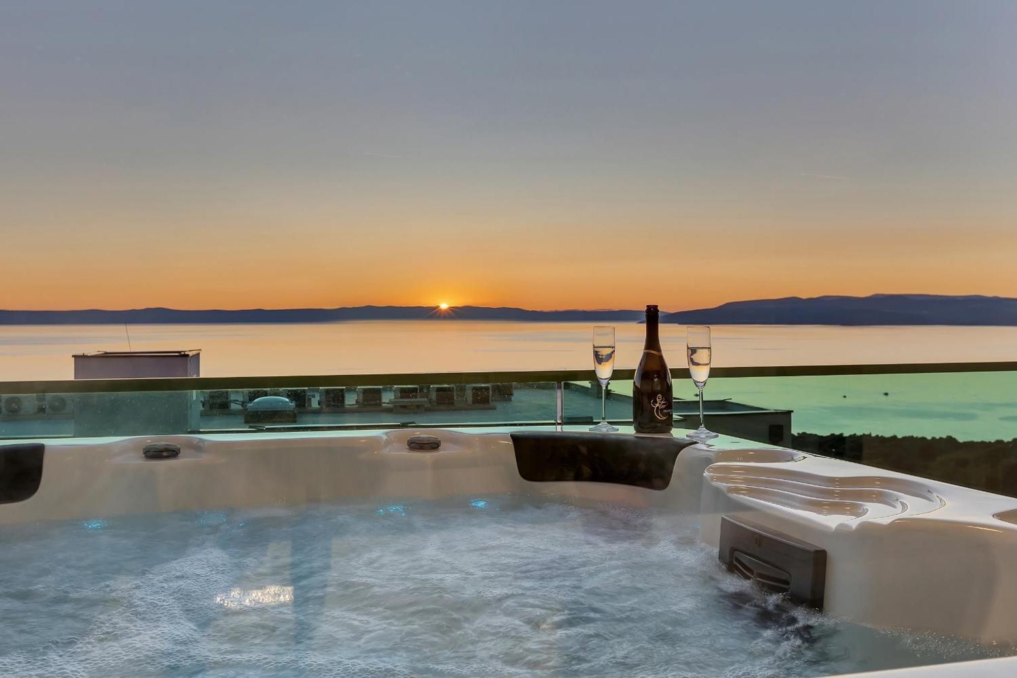 Appartement Exclusive Penthouse Big Blue With Private Jacuzzi à Makarska Extérieur photo
