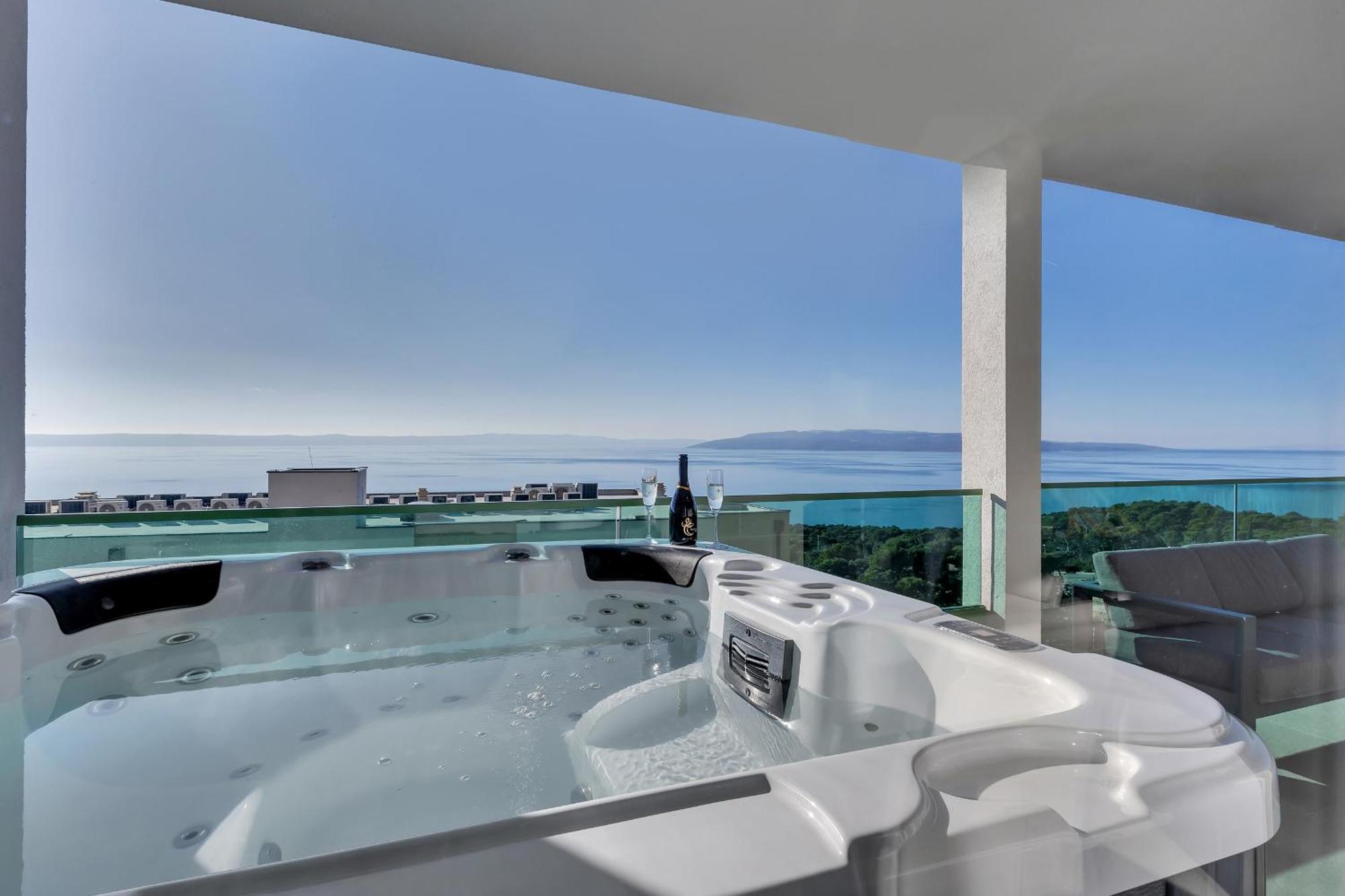 Appartement Exclusive Penthouse Big Blue With Private Jacuzzi à Makarska Extérieur photo