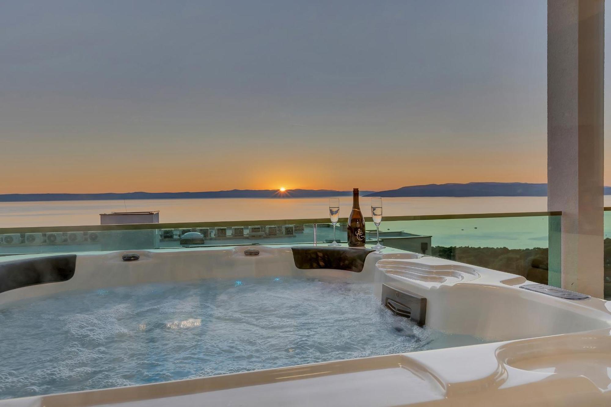 Appartement Exclusive Penthouse Big Blue With Private Jacuzzi à Makarska Extérieur photo