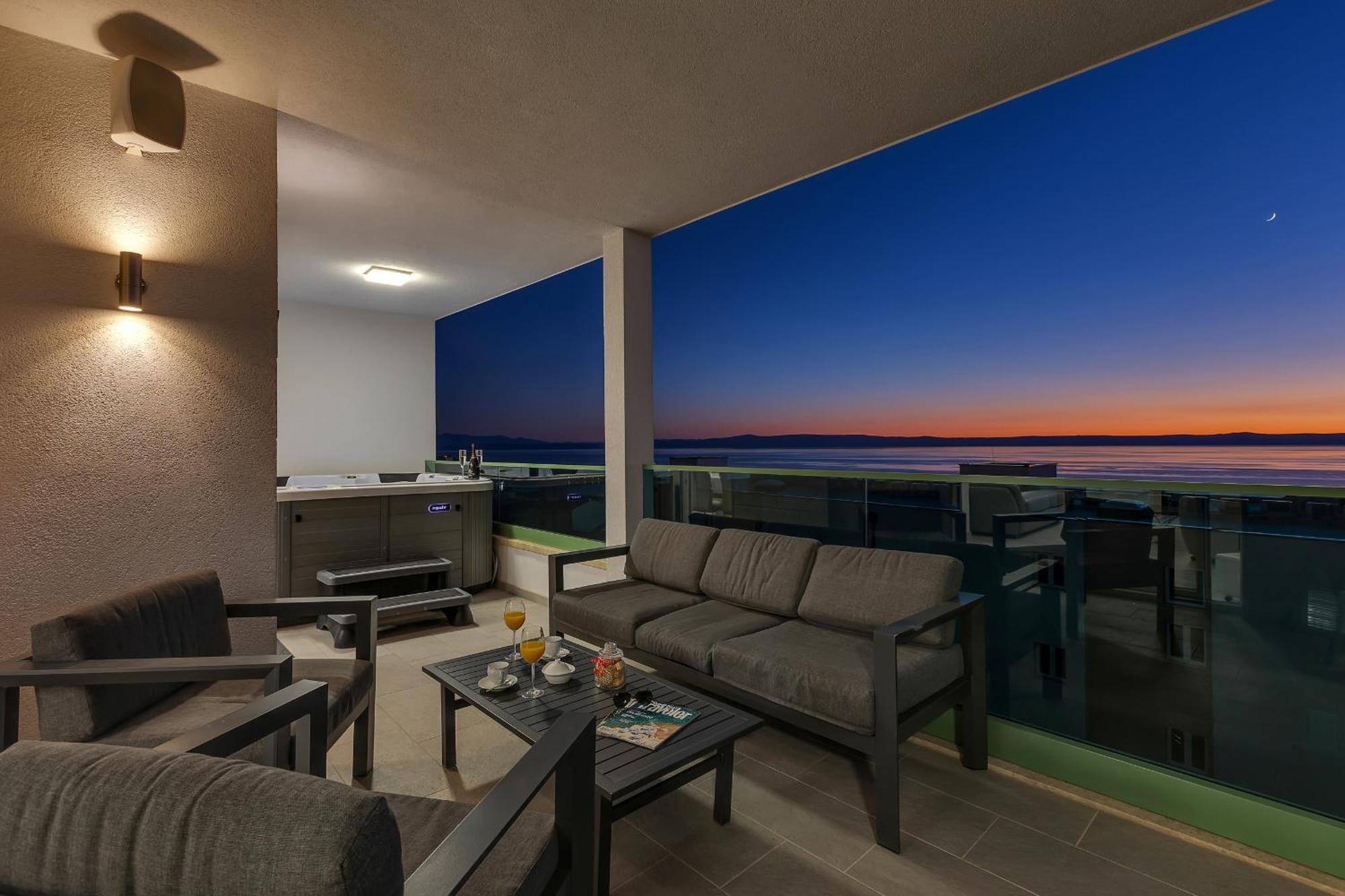 Appartement Exclusive Penthouse Big Blue With Private Jacuzzi à Makarska Extérieur photo