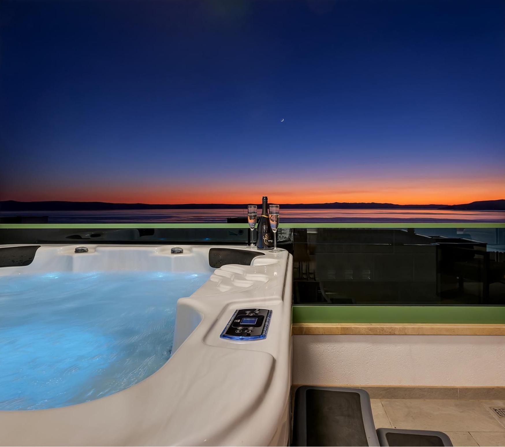 Appartement Exclusive Penthouse Big Blue With Private Jacuzzi à Makarska Extérieur photo
