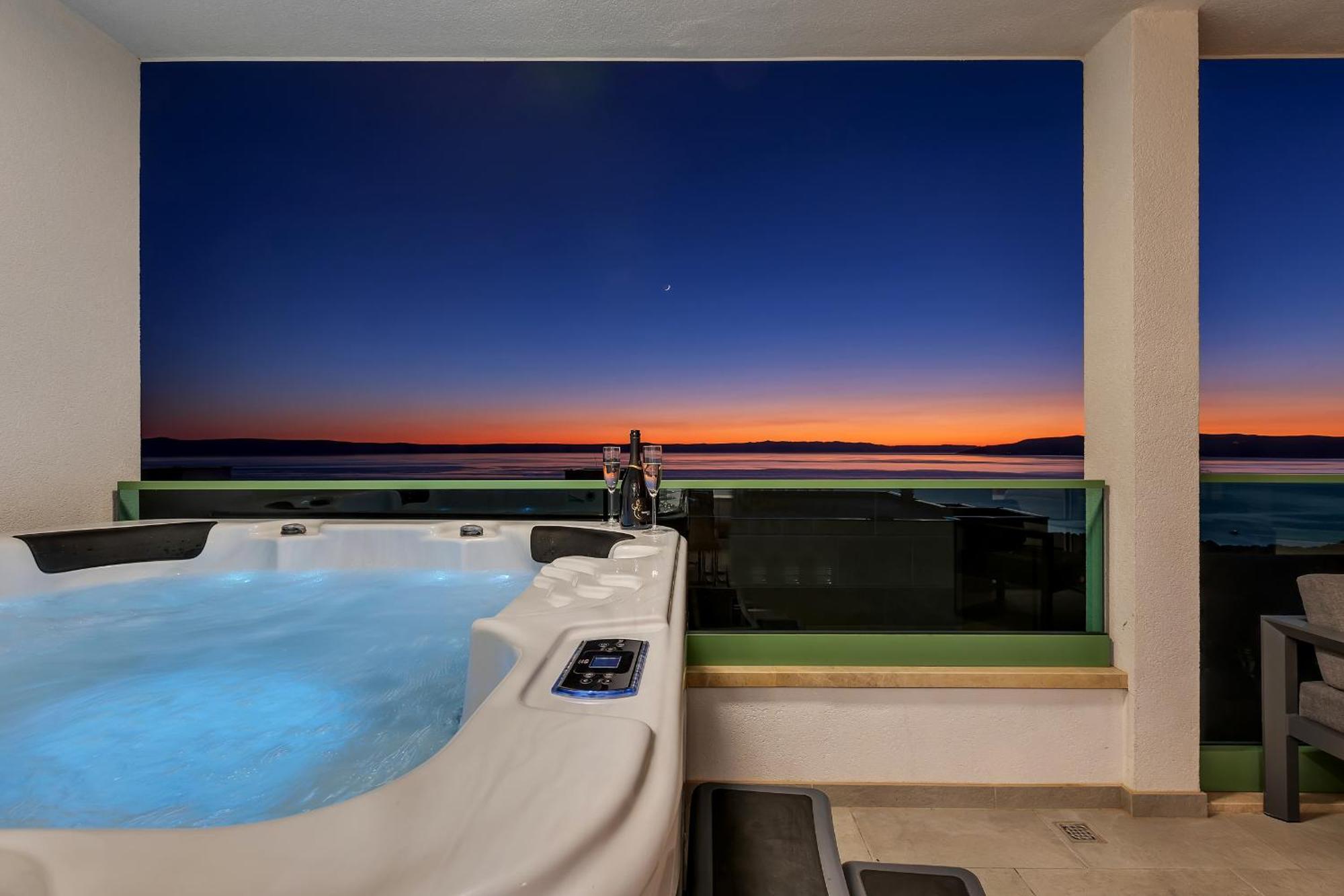 Appartement Exclusive Penthouse Big Blue With Private Jacuzzi à Makarska Extérieur photo