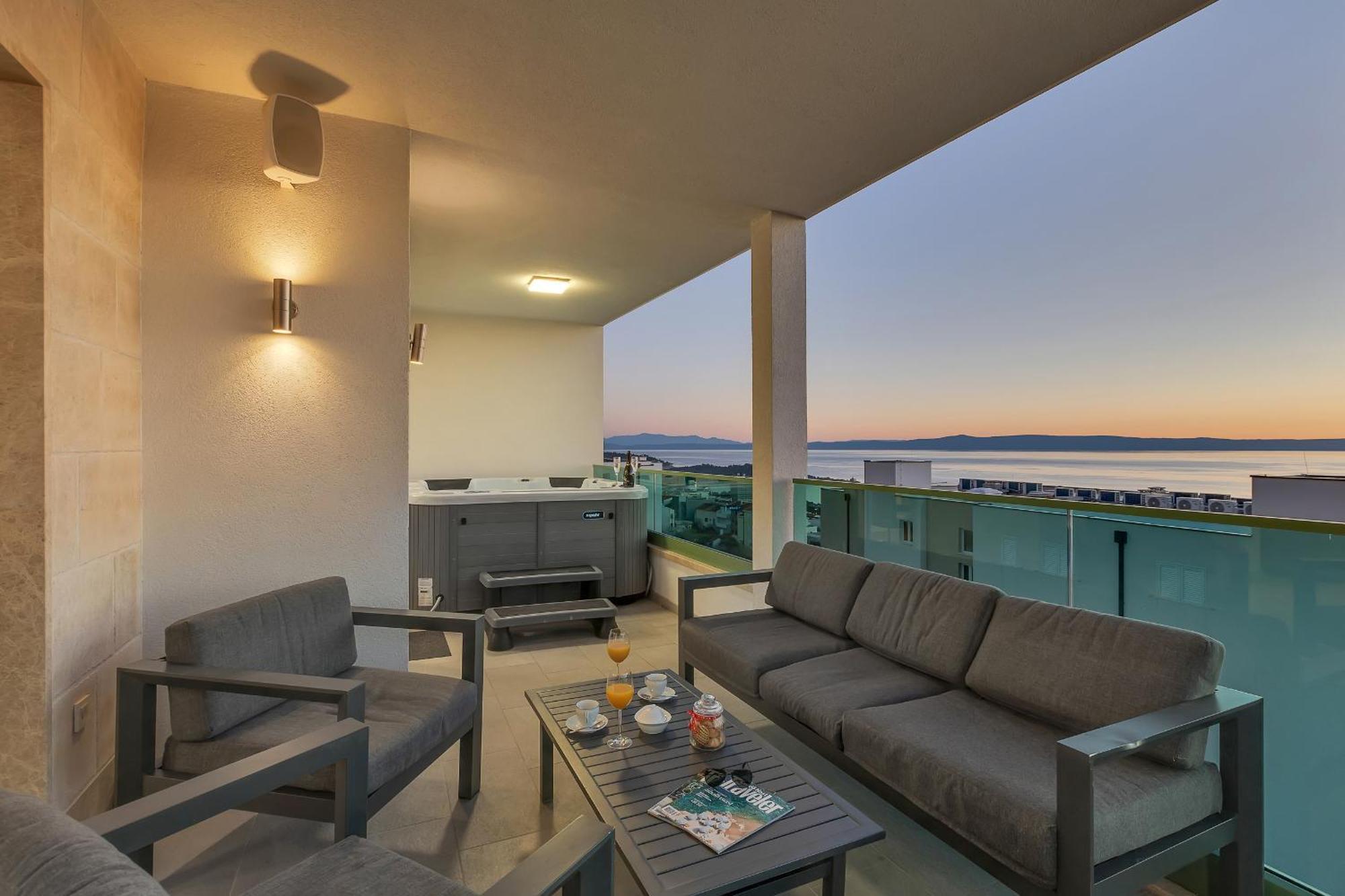 Appartement Exclusive Penthouse Big Blue With Private Jacuzzi à Makarska Extérieur photo